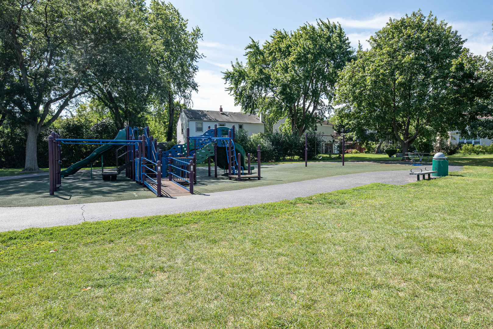 1325 Fairfax Lane, Buffalo Grove, IL 60089