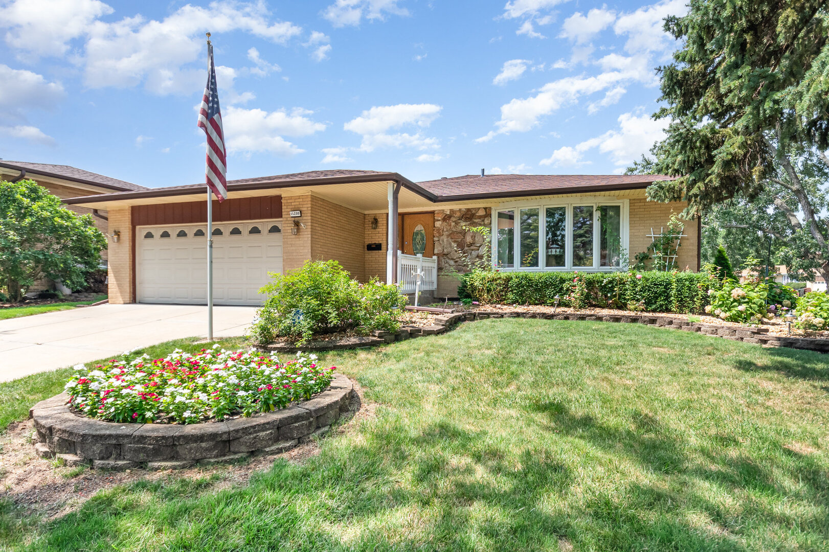 15200 Pine Drive, Oak Forest, IL 60452
