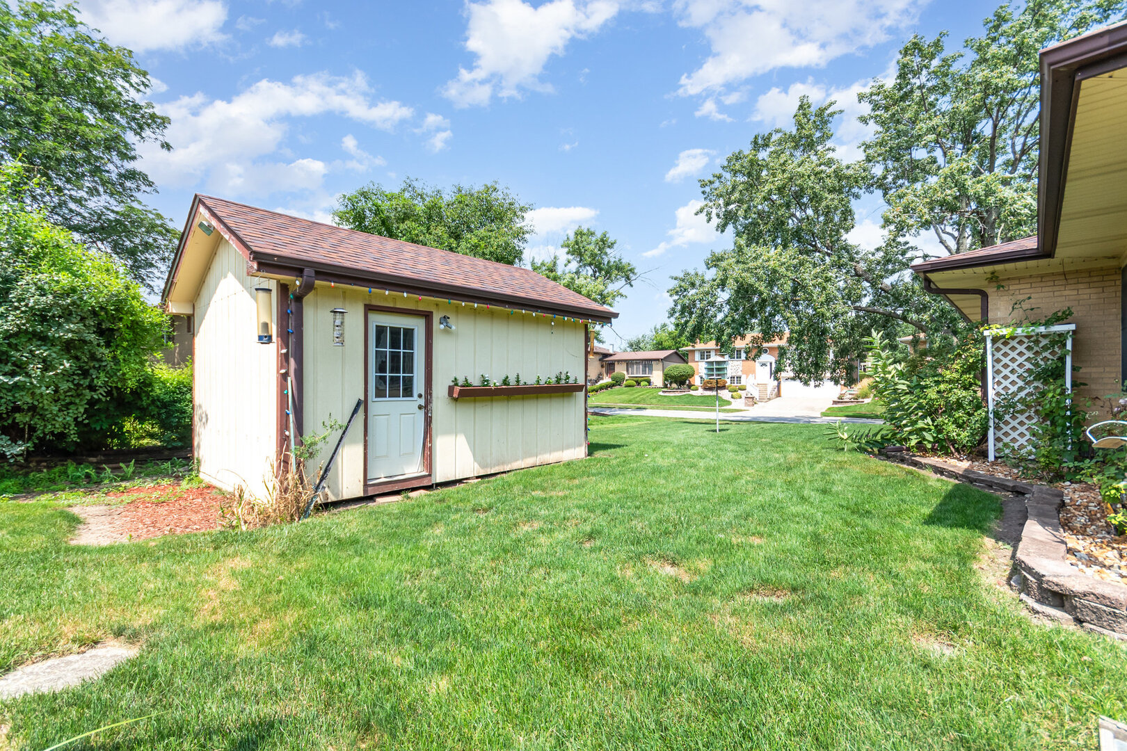 15200 Pine Drive, Oak Forest, IL 60452