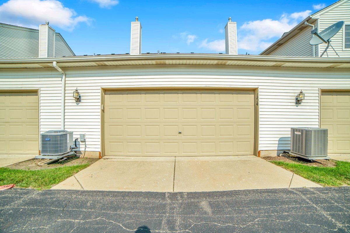 154 Azalea Circle, Romeoville, IL 60446