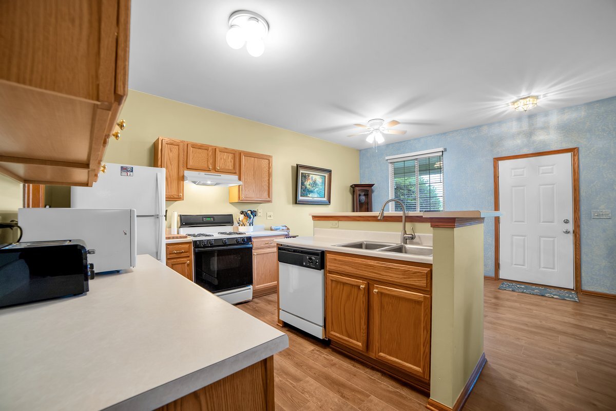 154 Azalea Circle, Romeoville, IL 60446