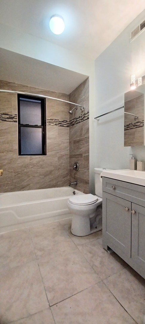 1402 W Flournoy Street #1, Chicago, IL 60607
