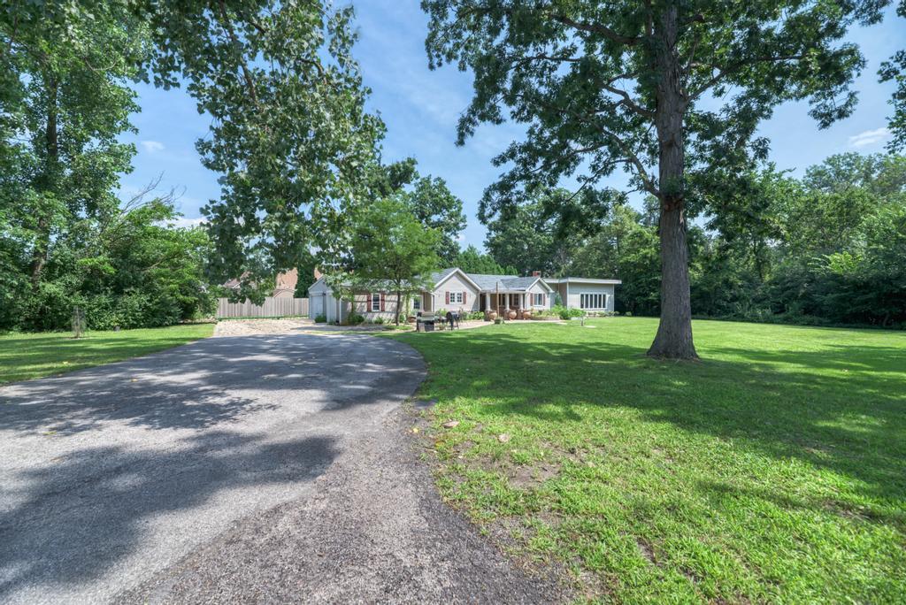 4N021 IL Route 83, Bensenville, IL 60106