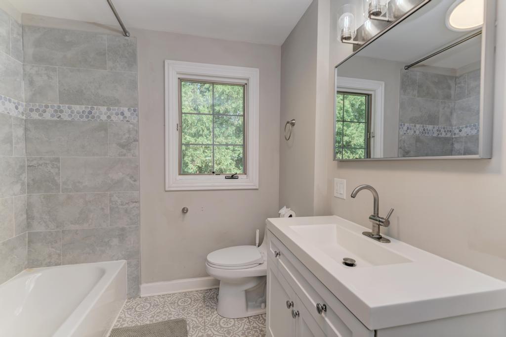 4N021 IL Route 83, Bensenville, IL 60106