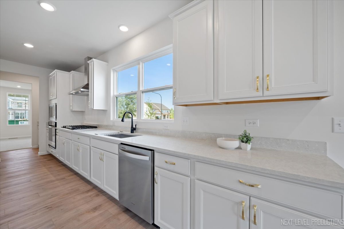 2308 Lawlor Lane, Naperville, IL 60564