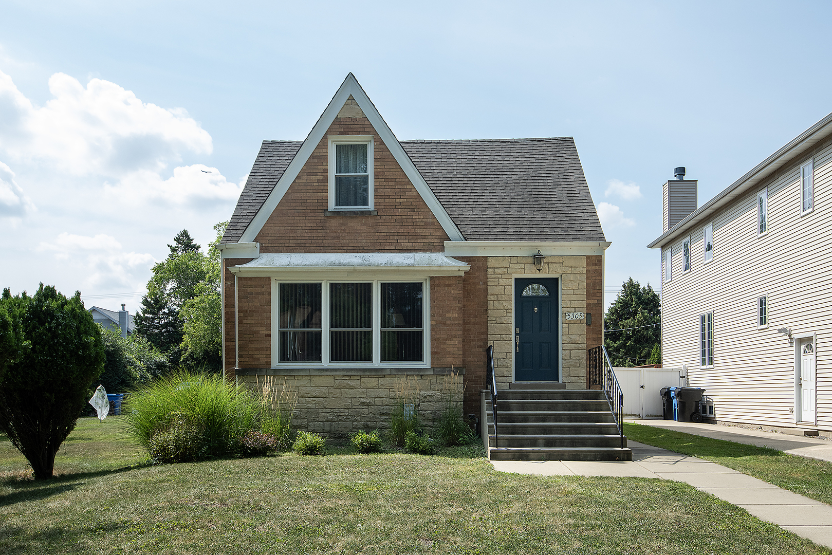 5305 W Ardmore Avenue, Chicago, IL 60646
