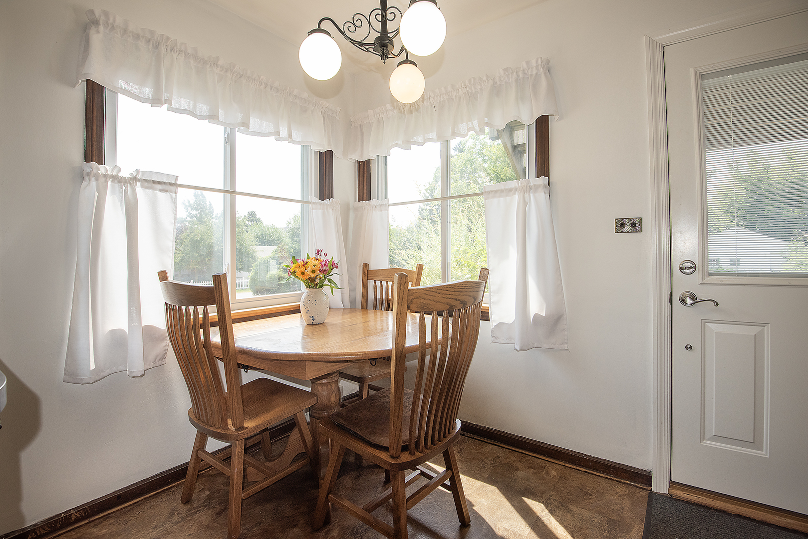5305 W Ardmore Avenue, Chicago, IL 60646