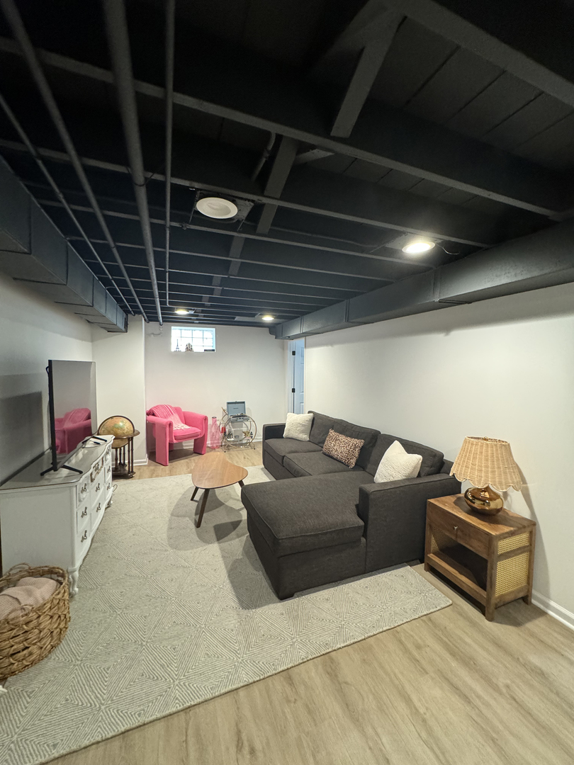 644 W Hinsdale Avenue, Hinsdale, IL 60521