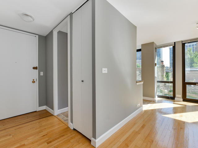 1 E Scott Street #404, Chicago, IL 60610