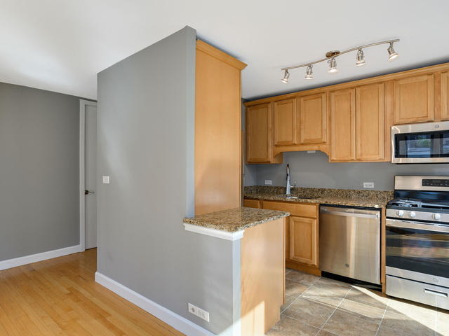 1 E Scott Street #404, Chicago, IL 60610