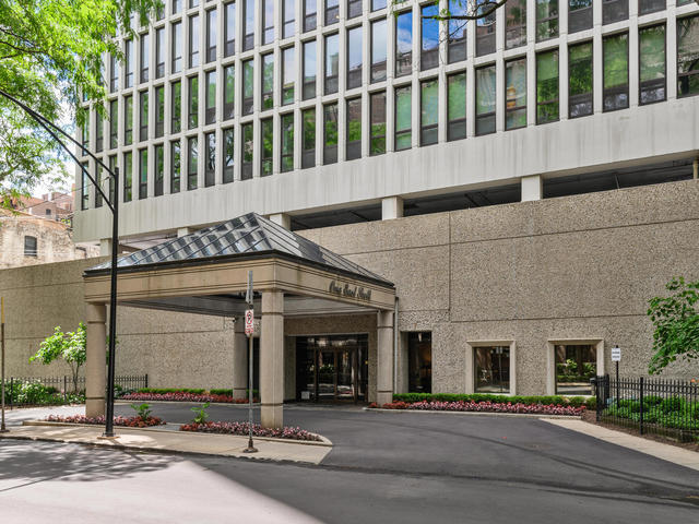 1 E Scott Street #404, Chicago, IL 60610