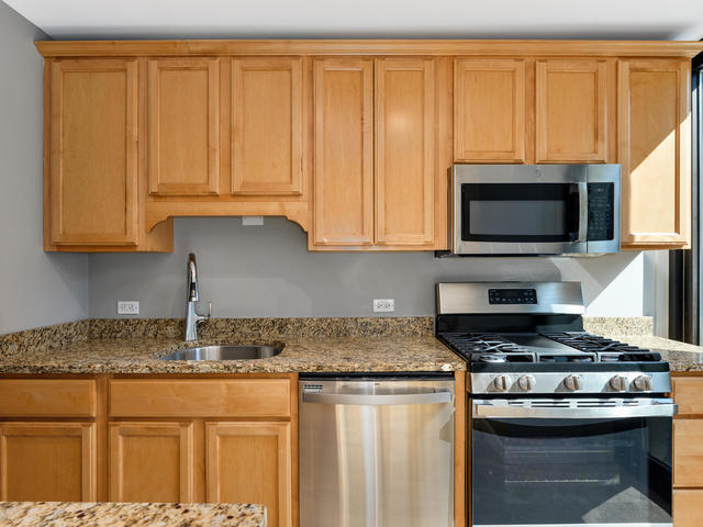 1 E Scott Street #404, Chicago, IL 60610
