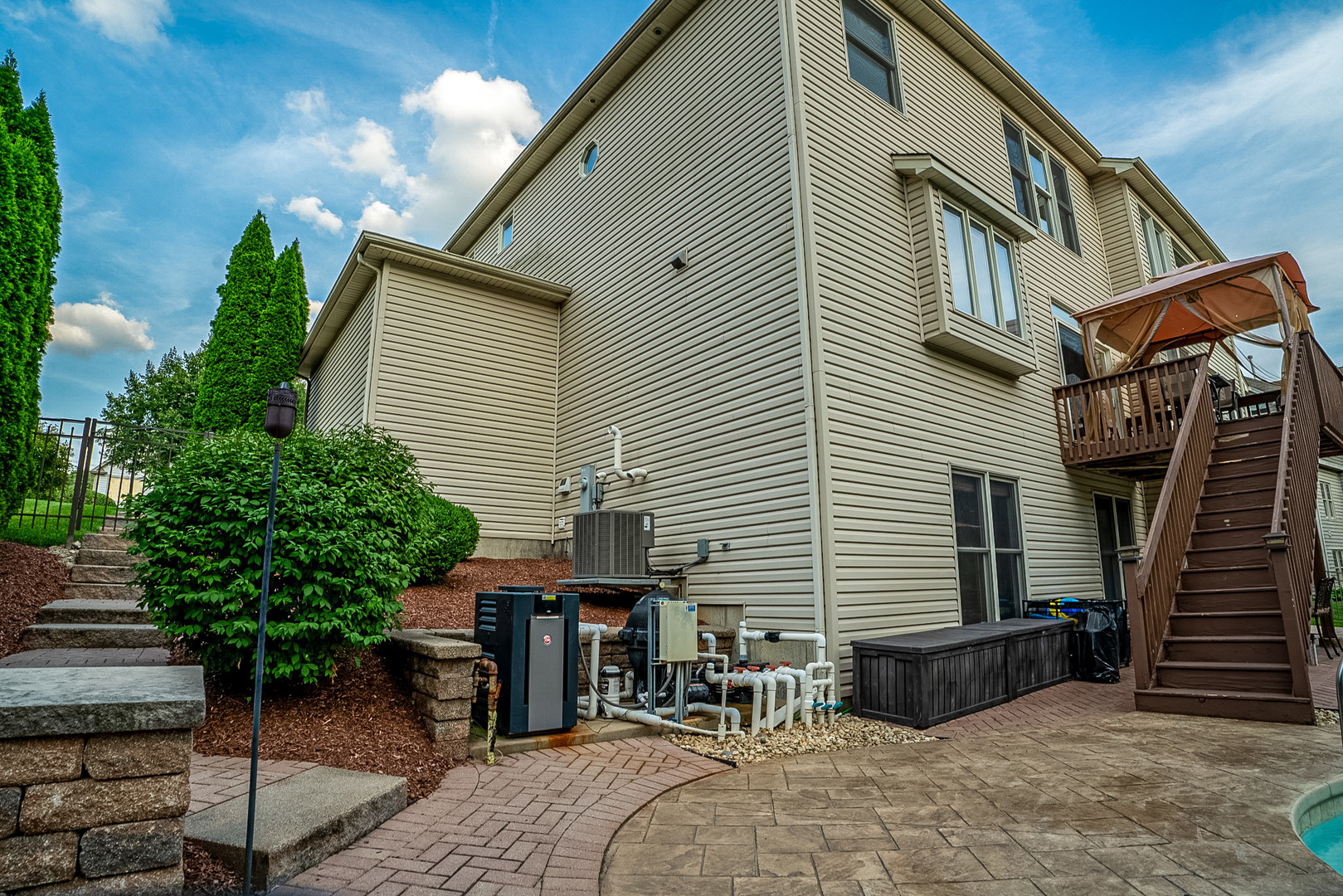 73 Johnson Woods Drive, Batavia, IL 60510