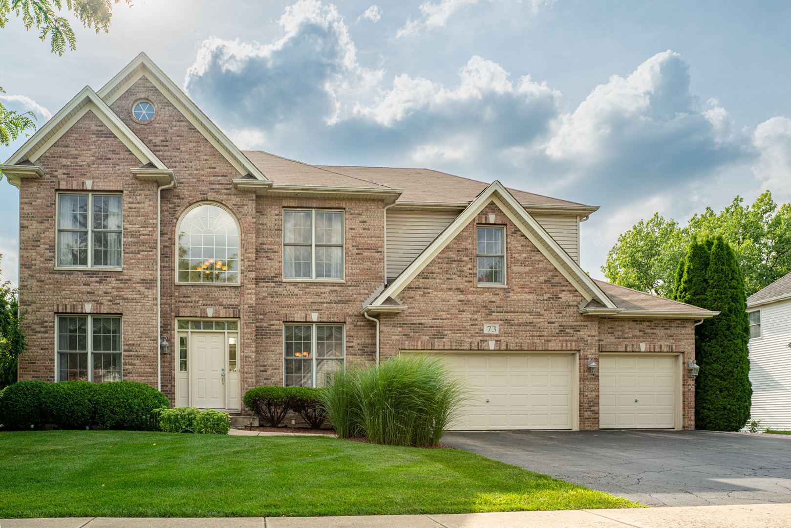 73 Johnson Woods Drive, Batavia, IL 60510
