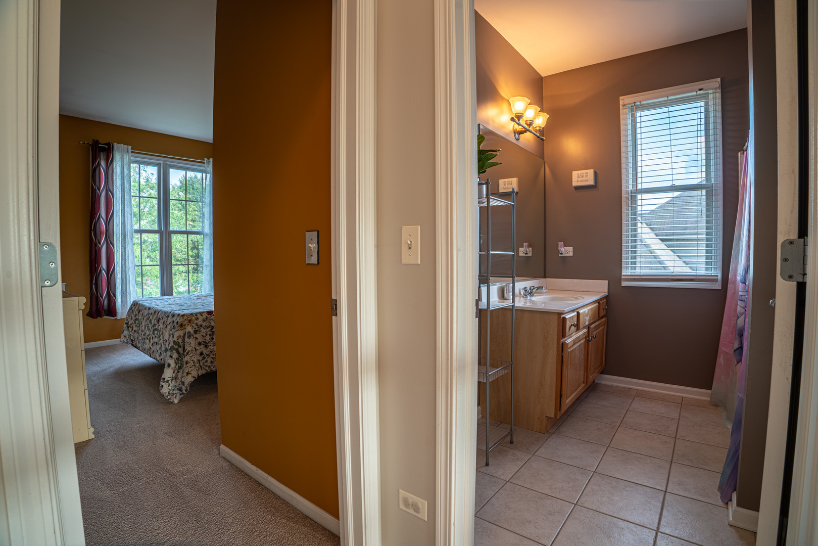 73 Johnson Woods Drive, Batavia, IL 60510