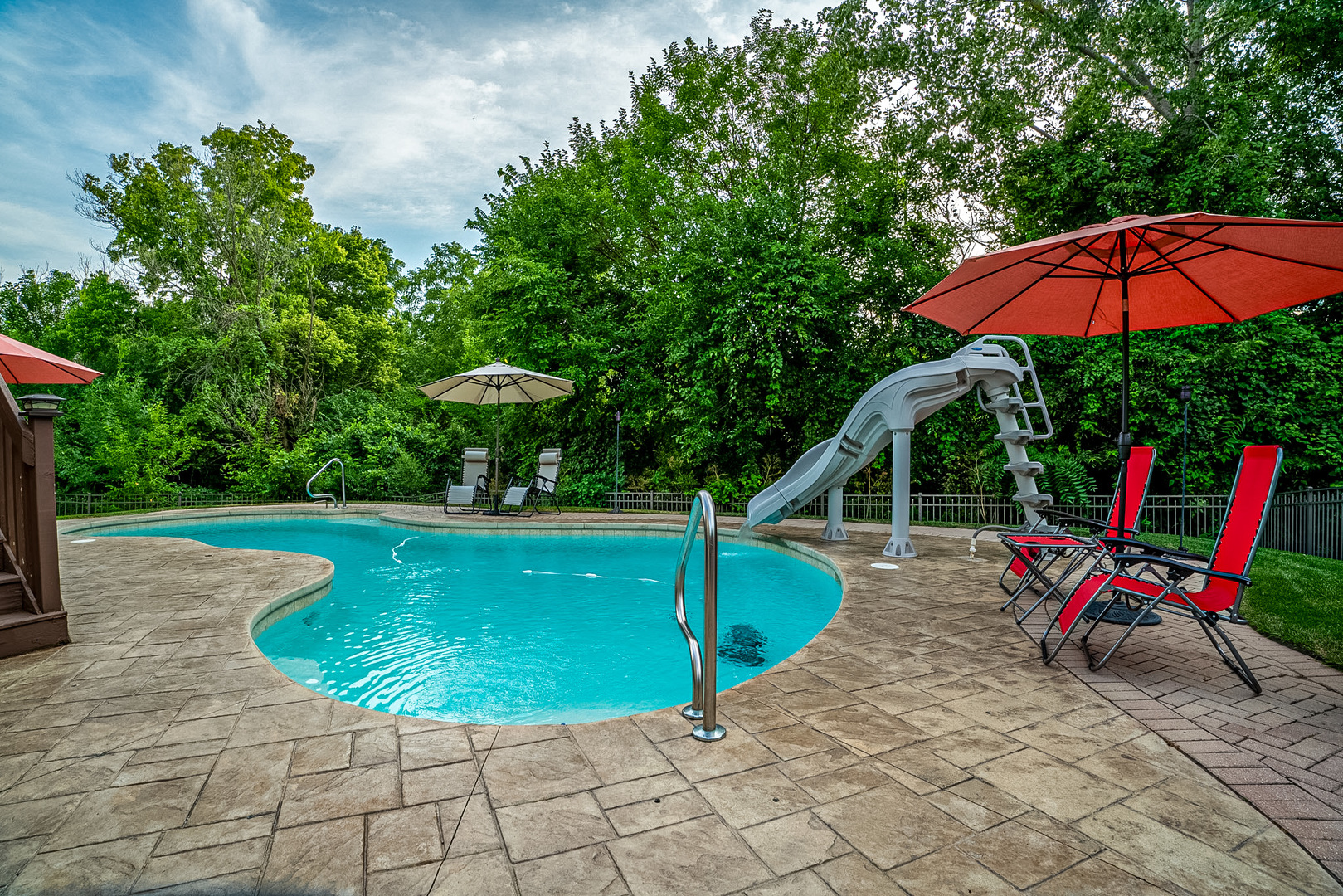 73 Johnson Woods Drive, Batavia, IL 60510