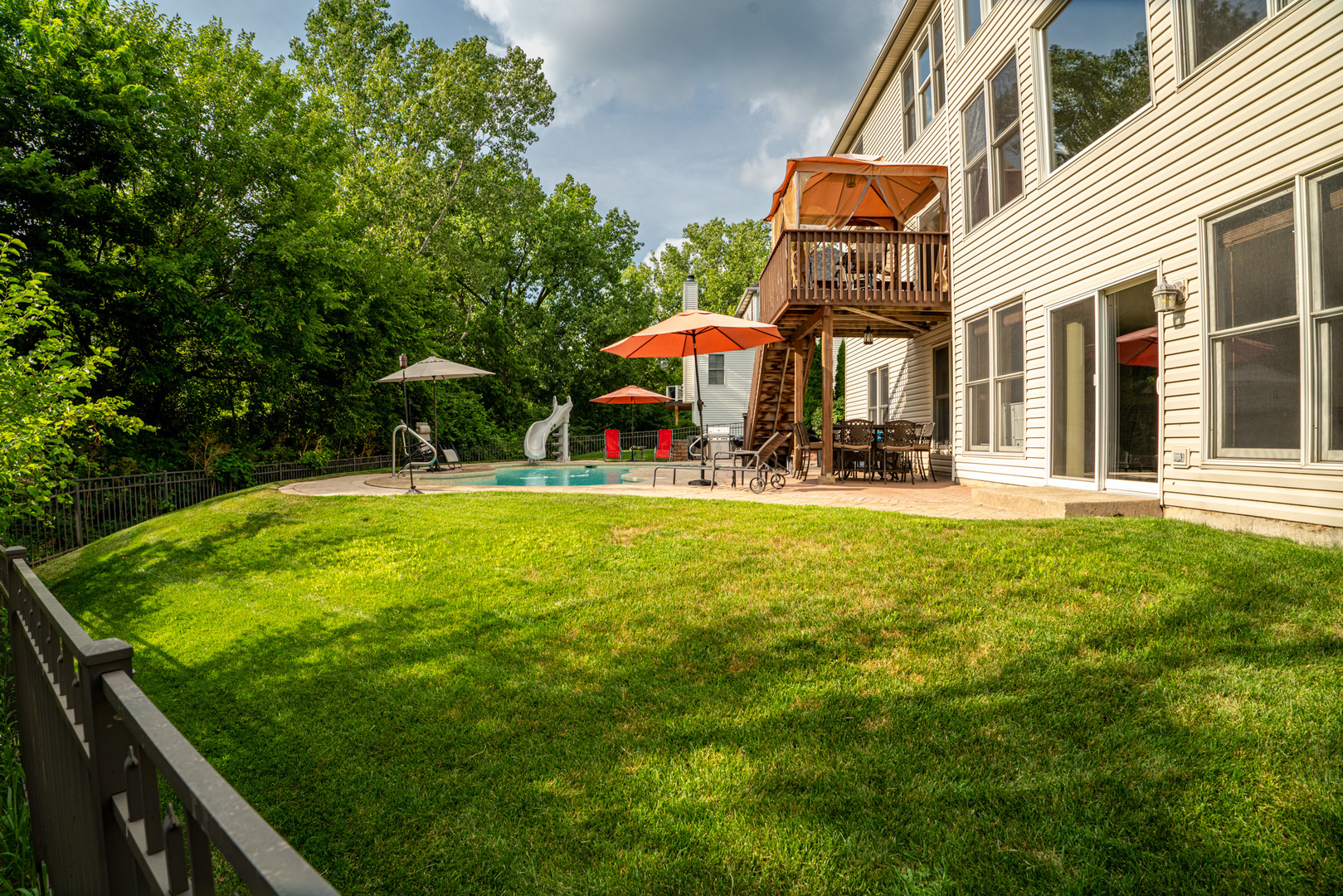 73 Johnson Woods Drive, Batavia, IL 60510