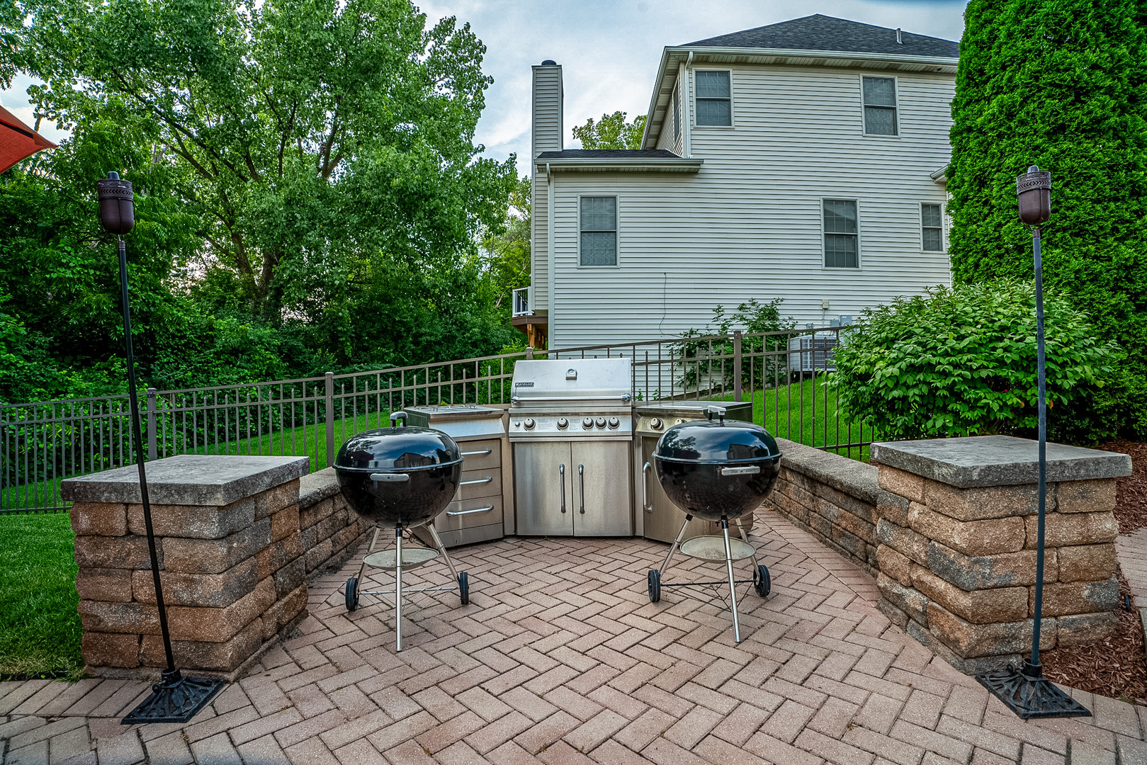 73 Johnson Woods Drive, Batavia, IL 60510