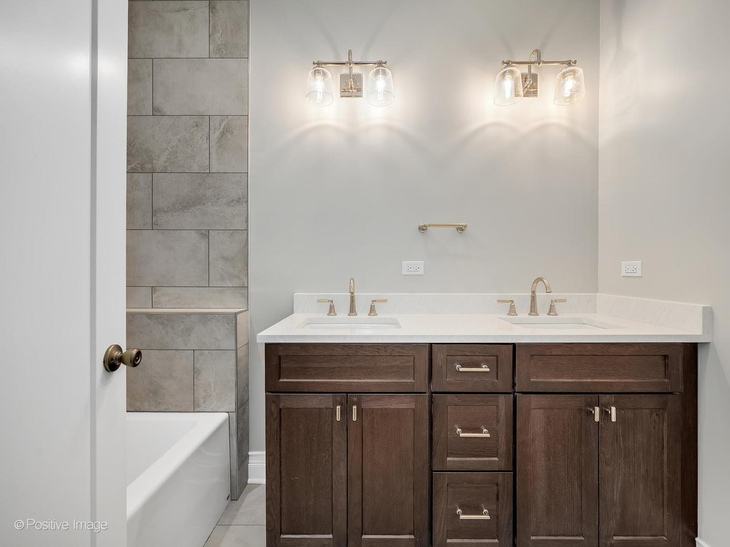 608 W 55th Street, Hinsdale, IL 60521