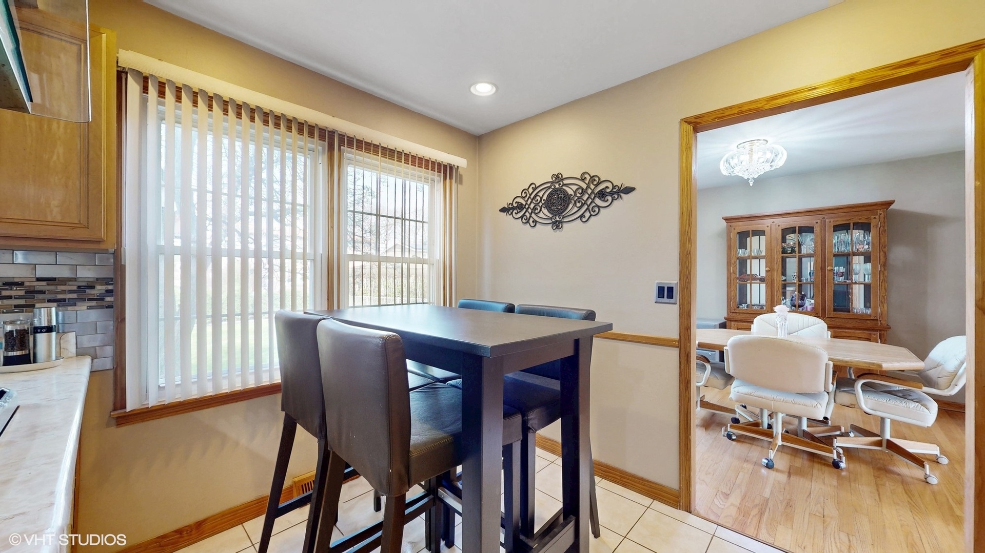 1416 S Robert Drive, Mount Prospect, IL 60056