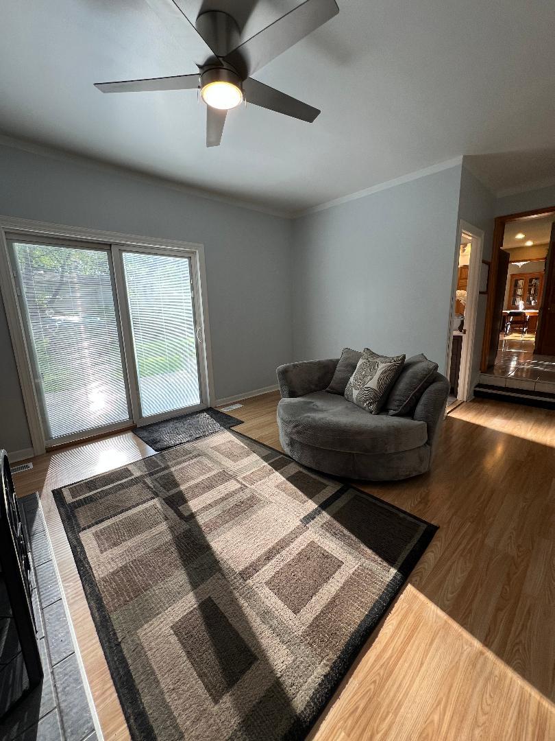 1416 S Robert Drive, Mount Prospect, IL 60056