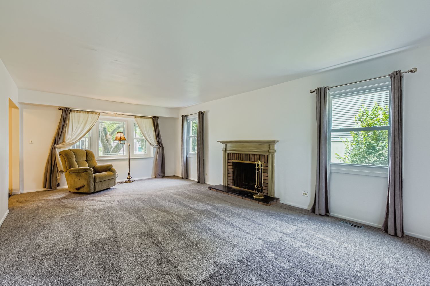 98 Stonegate Road, Buffalo Grove, IL 60089