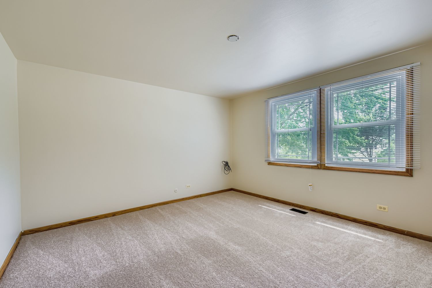 98 Stonegate Road, Buffalo Grove, IL 60089