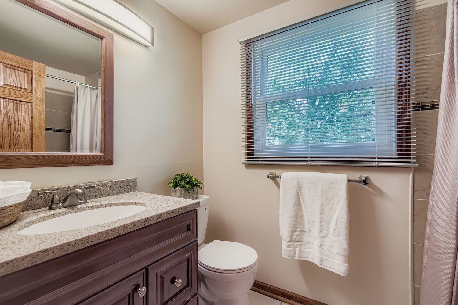 98 Stonegate Road, Buffalo Grove, IL 60089
