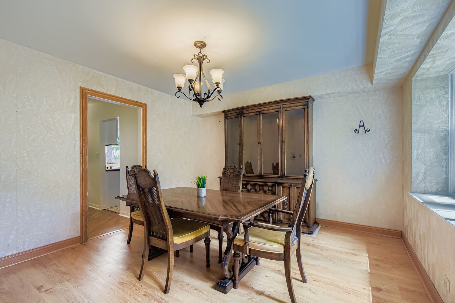 98 Stonegate Road, Buffalo Grove, IL 60089