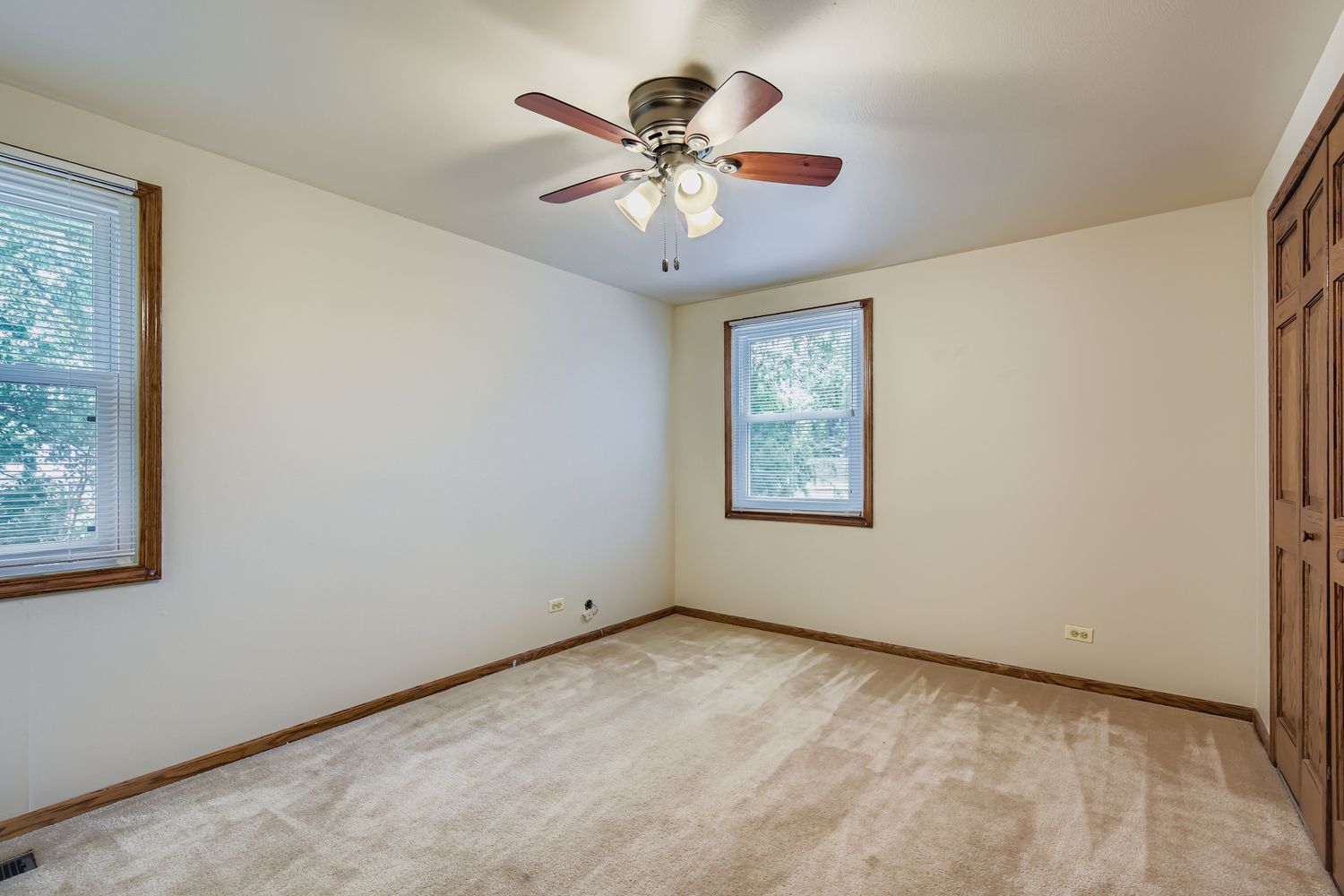 98 Stonegate Road, Buffalo Grove, IL 60089