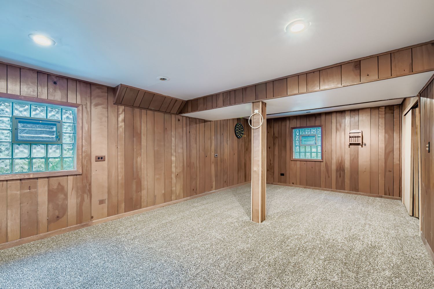 98 Stonegate Road, Buffalo Grove, IL 60089