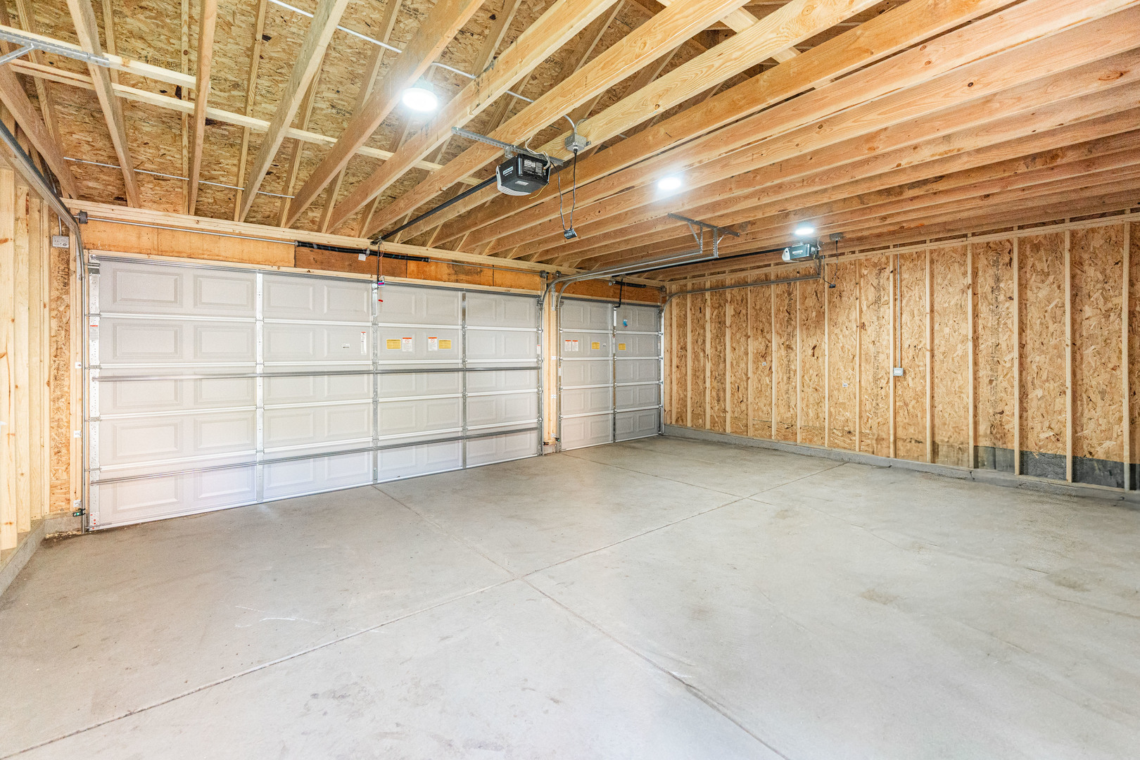 4134 W Roscoe Street, Chicago, IL 60641