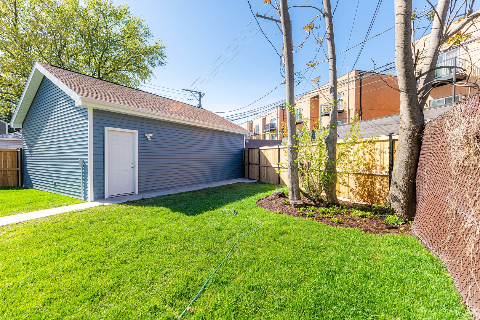 4134 W Roscoe Street, Chicago, IL 60641
