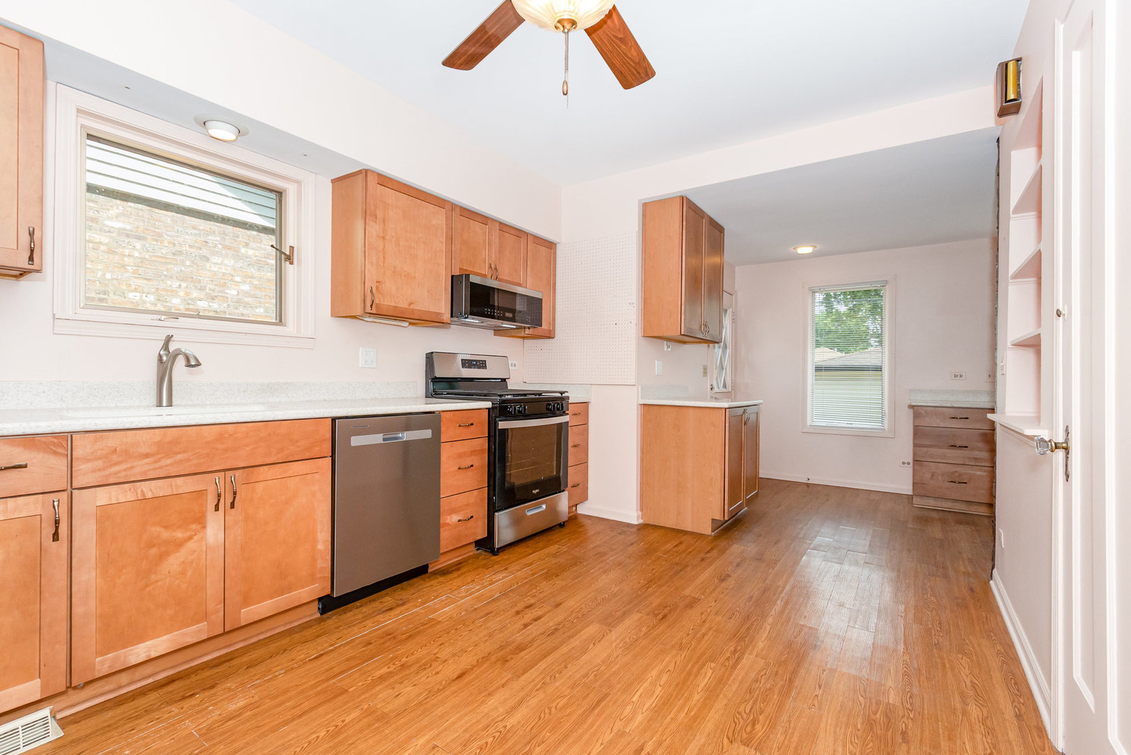 6543 N Oshkosh Avenue, Chicago, IL 60631