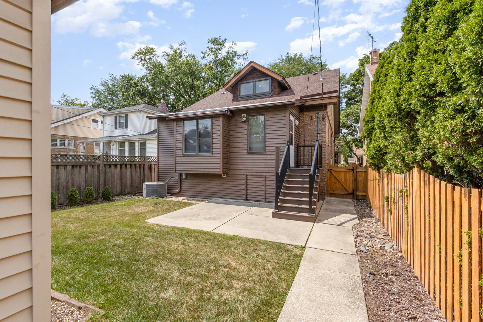 6543 N Oshkosh Avenue, Chicago, IL 60631