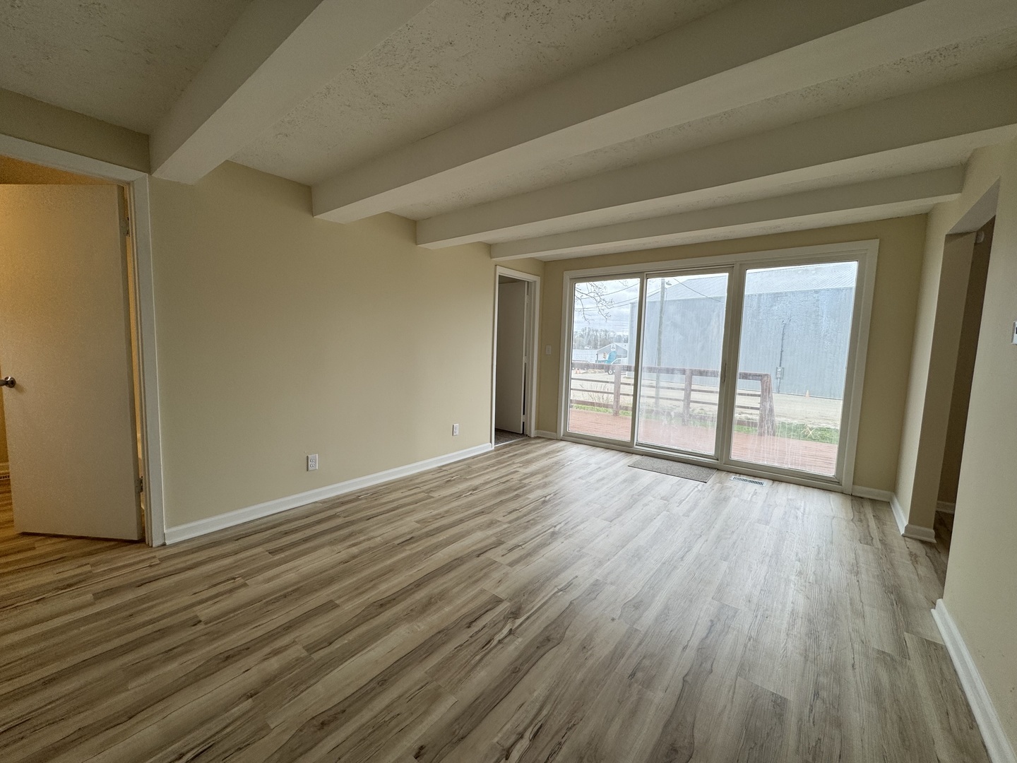 42309 Woodbine Avenue, Antioch, IL 60002