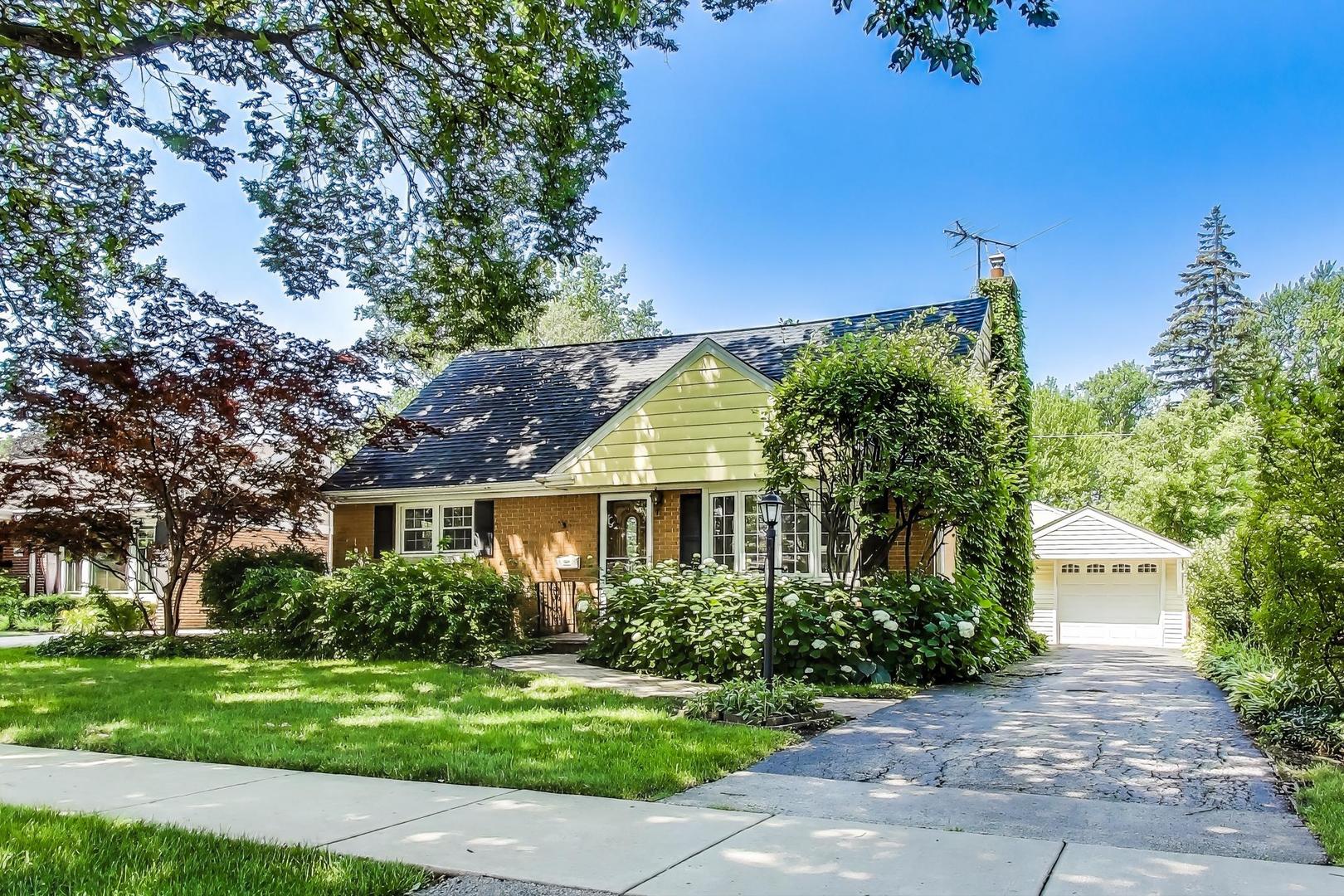 210 N Russel Street, Mount Prospect, IL 60056