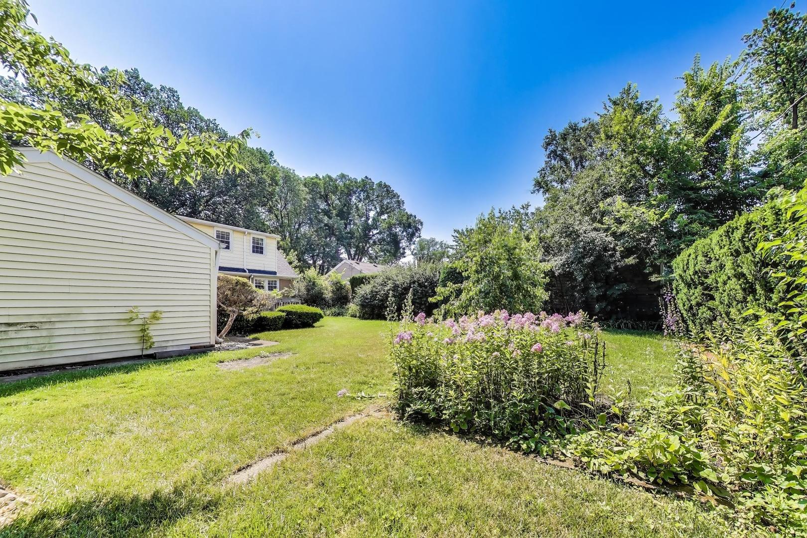 210 N Russel Street, Mount Prospect, IL 60056
