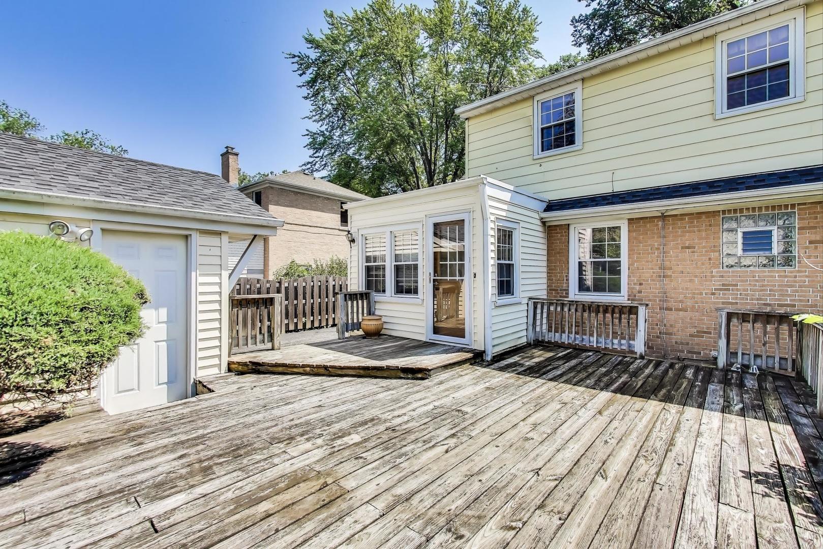 210 N Russel Street, Mount Prospect, IL 60056