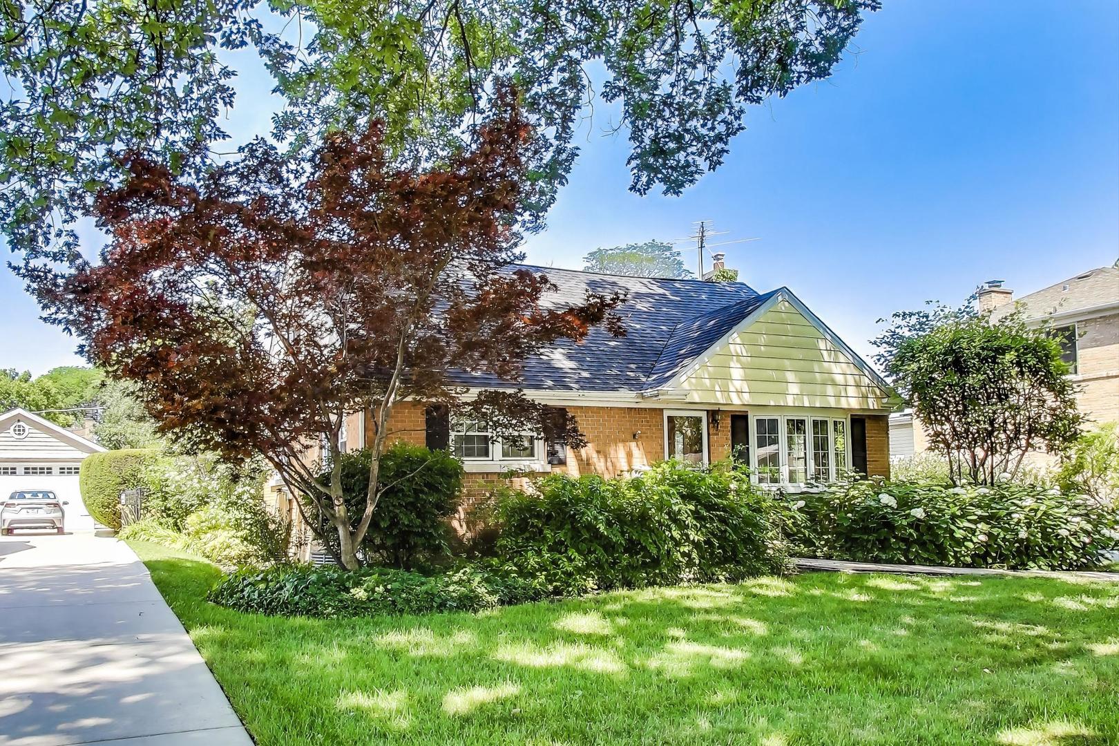 210 N Russel Street, Mount Prospect, IL 60056