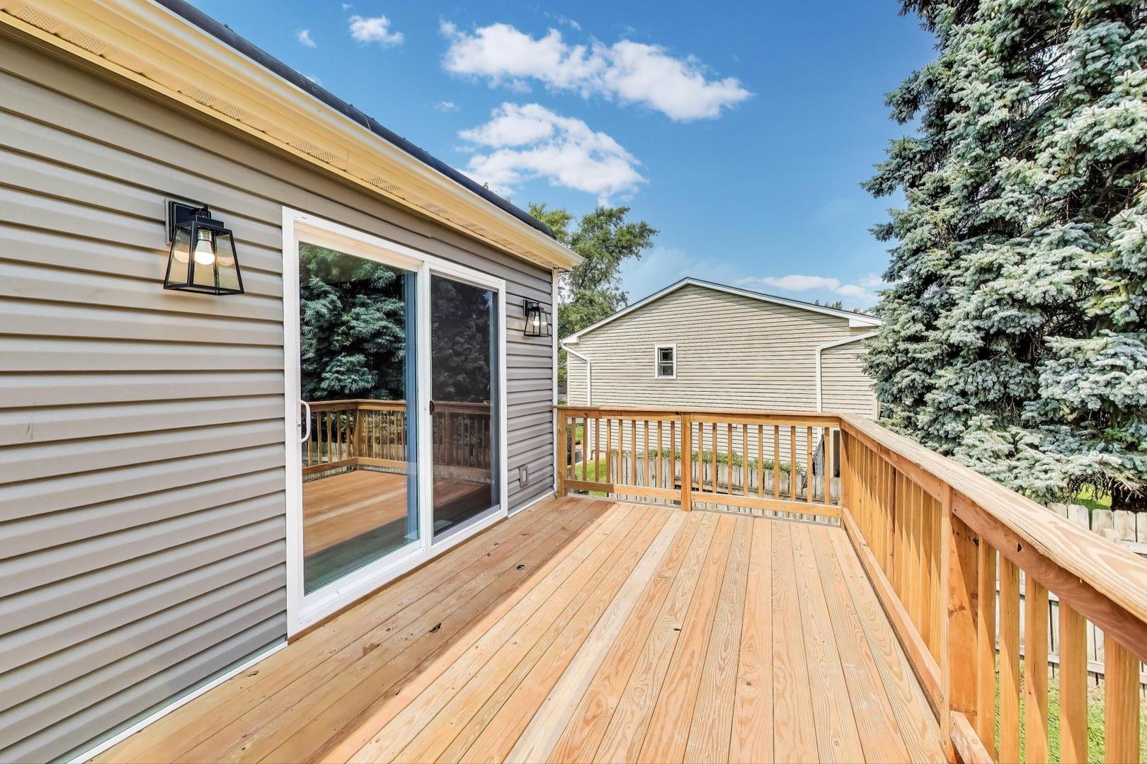 304 N Pinecrest Road, Bolingbrook, IL 60440