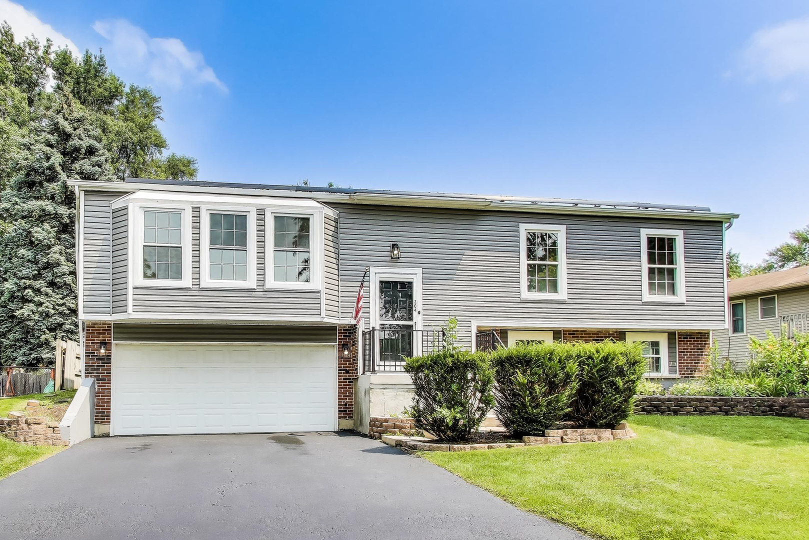 304 N Pinecrest Road, Bolingbrook, IL 60440
