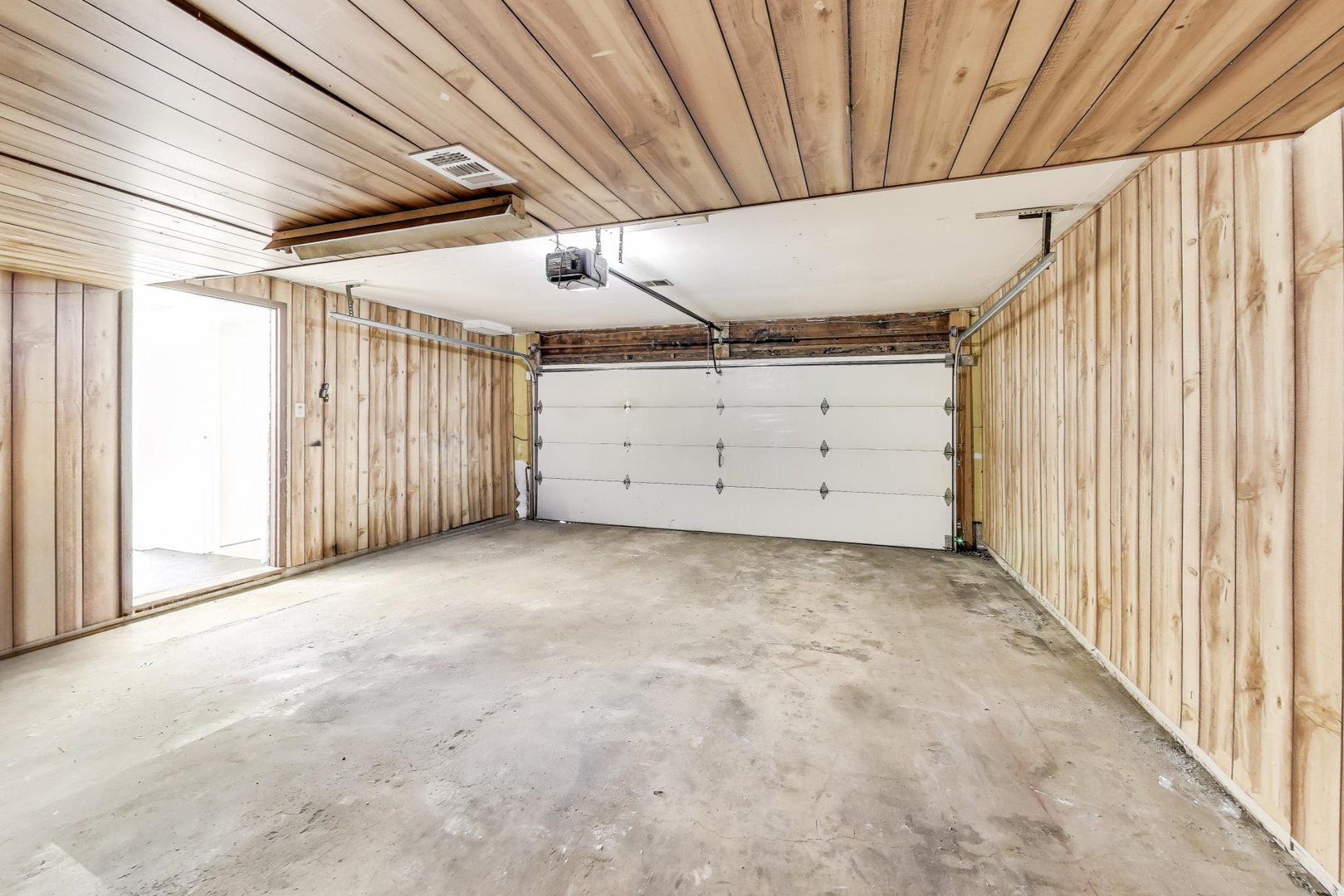 304 N Pinecrest Road, Bolingbrook, IL 60440