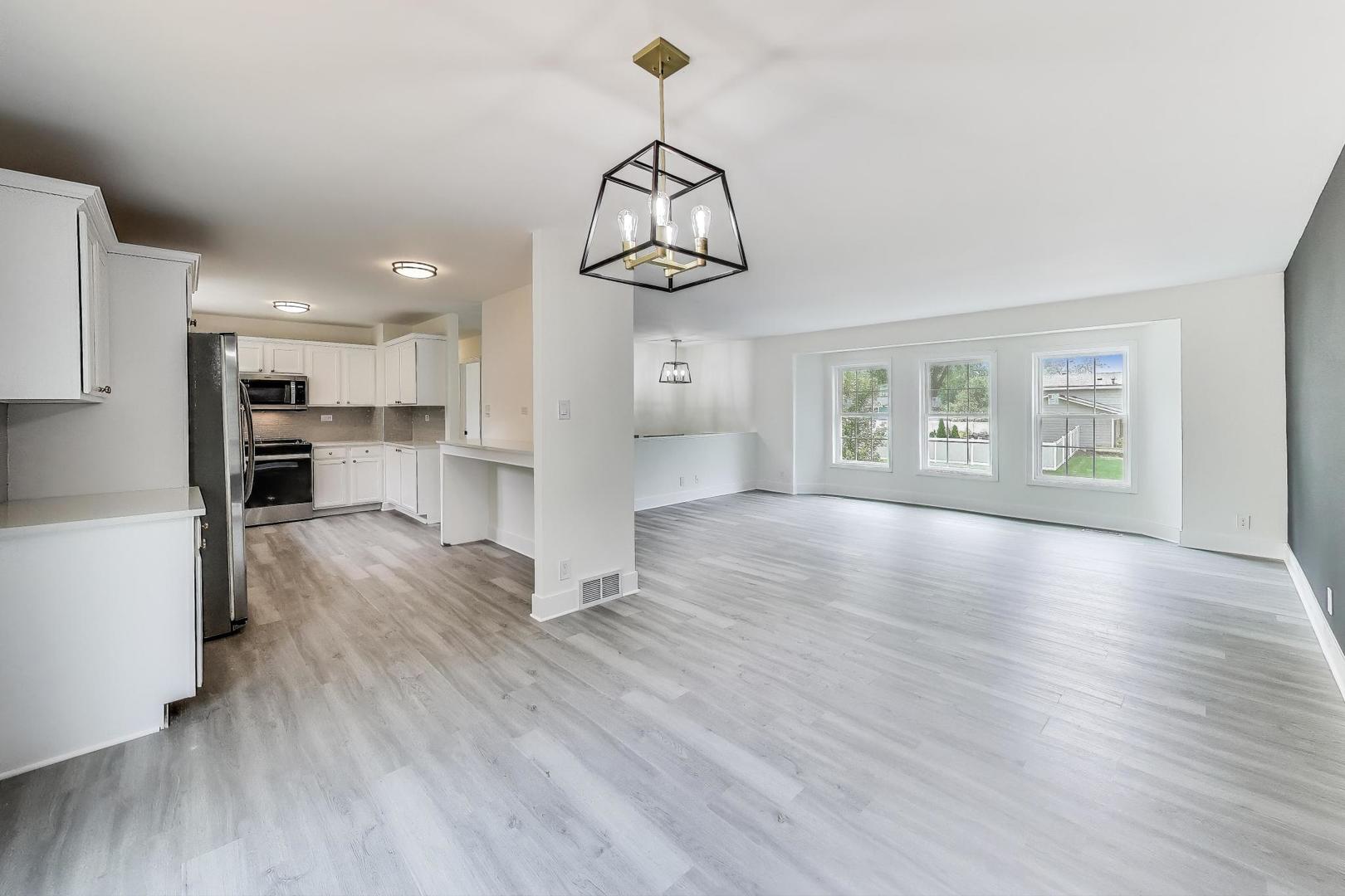 304 N Pinecrest Road, Bolingbrook, IL 60440