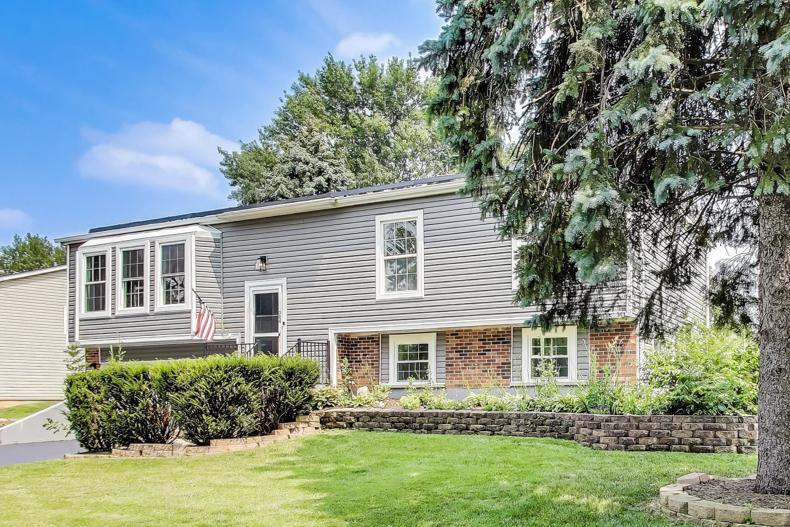 304 N Pinecrest Road, Bolingbrook, IL 60440