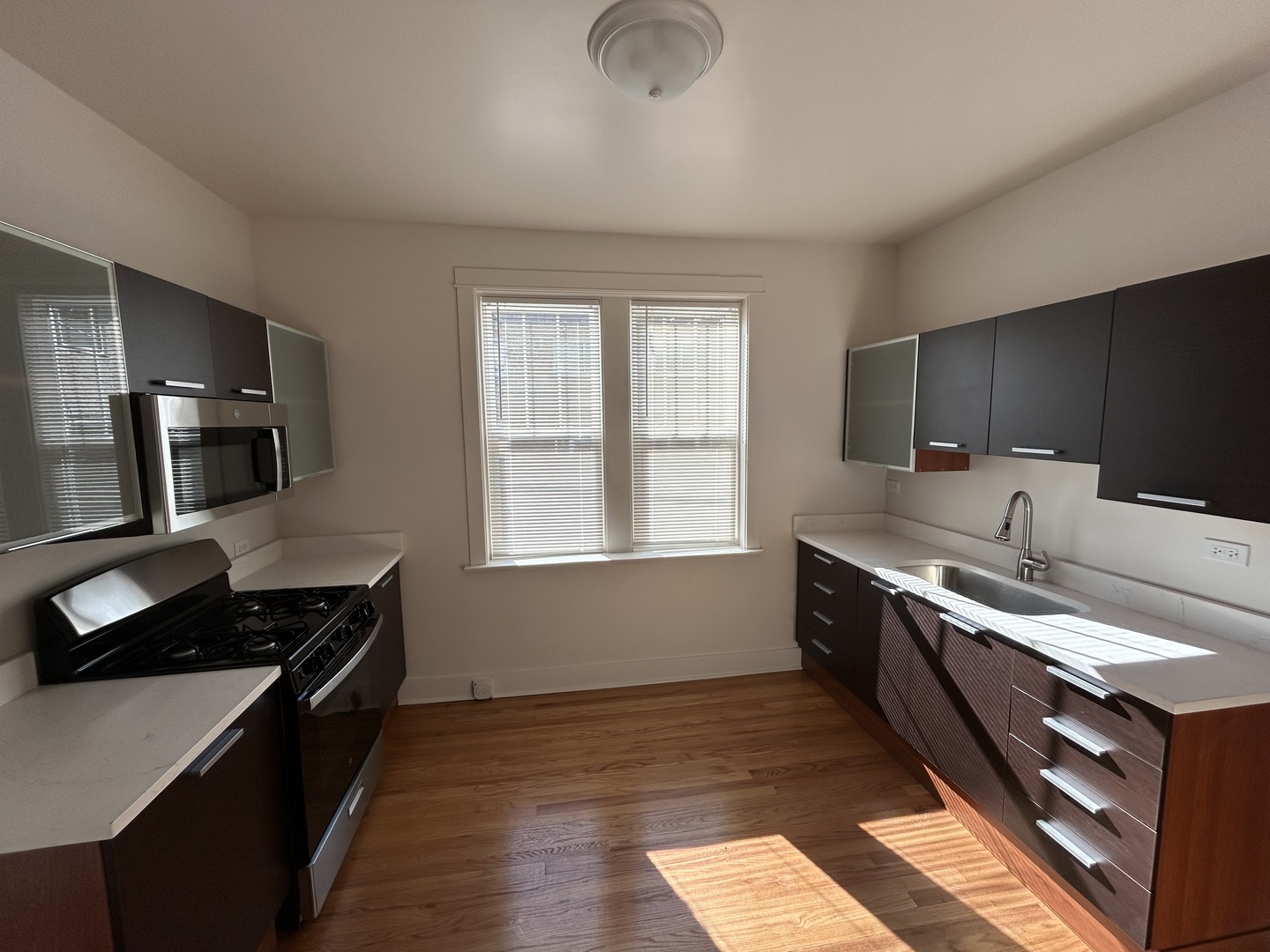6321 N Hermitage Avenue, Chicago, IL 60660