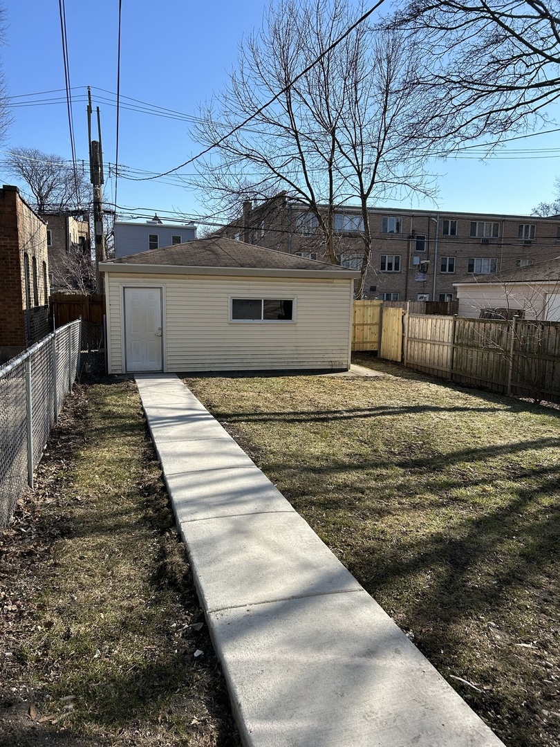 6321 N Hermitage Avenue, Chicago, IL 60660