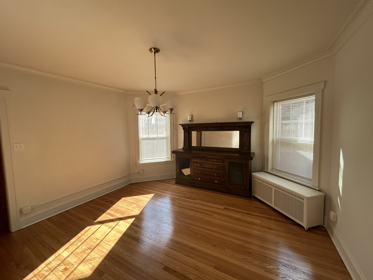 6321 N Hermitage Avenue, Chicago, IL 60660