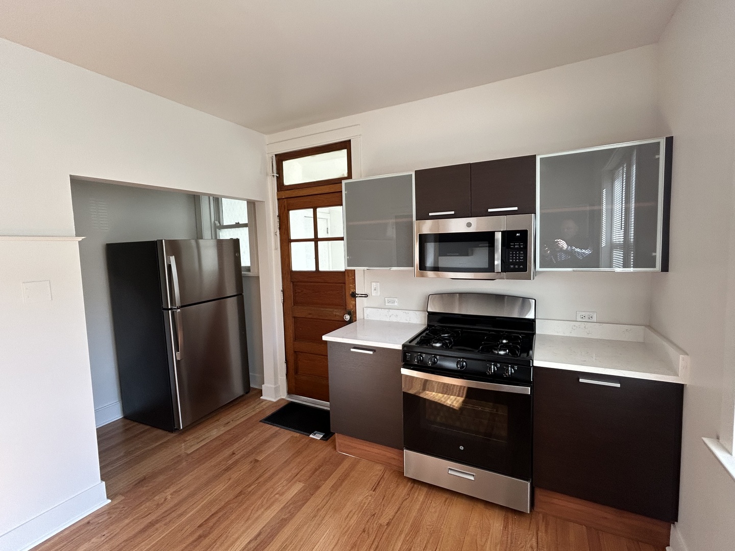 6321 N Hermitage Avenue, Chicago, IL 60660