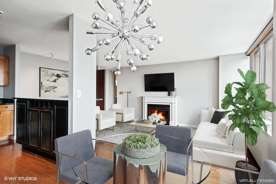 655 W IRVING PARK Road #1813, Chicago, IL 60613